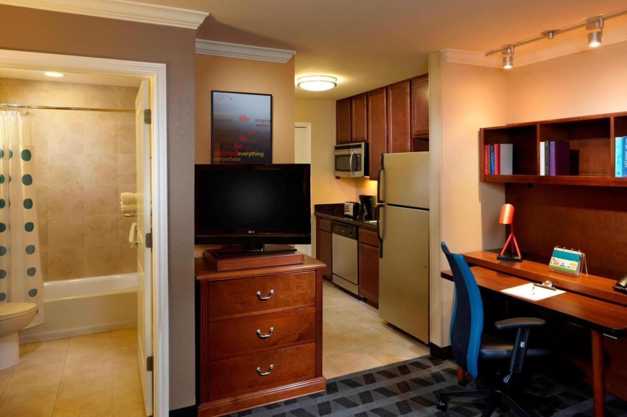 Towneplace Suites Houston North/Shenandoah Bagian luar foto