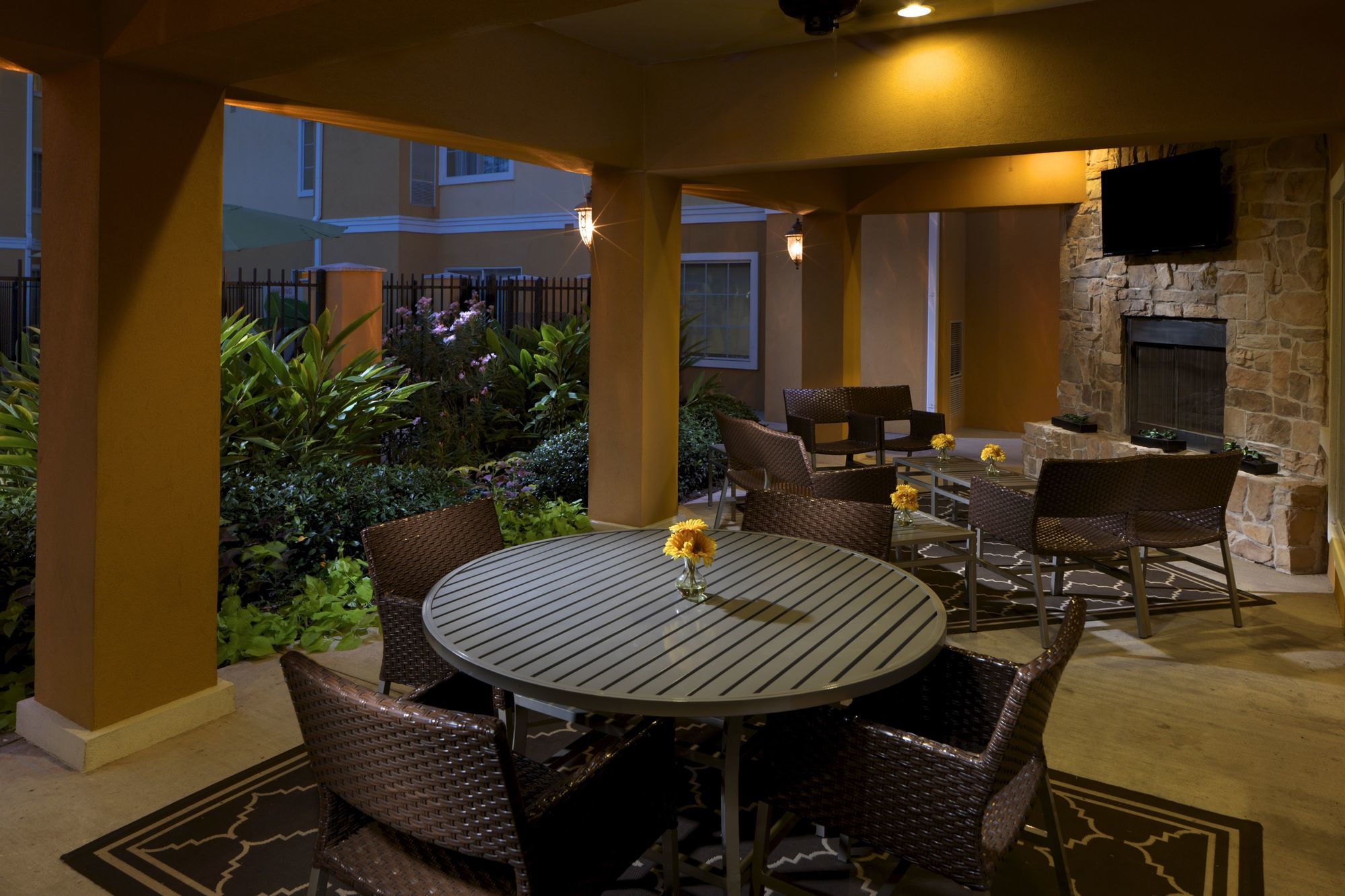 Towneplace Suites Houston North/Shenandoah Bagian luar foto