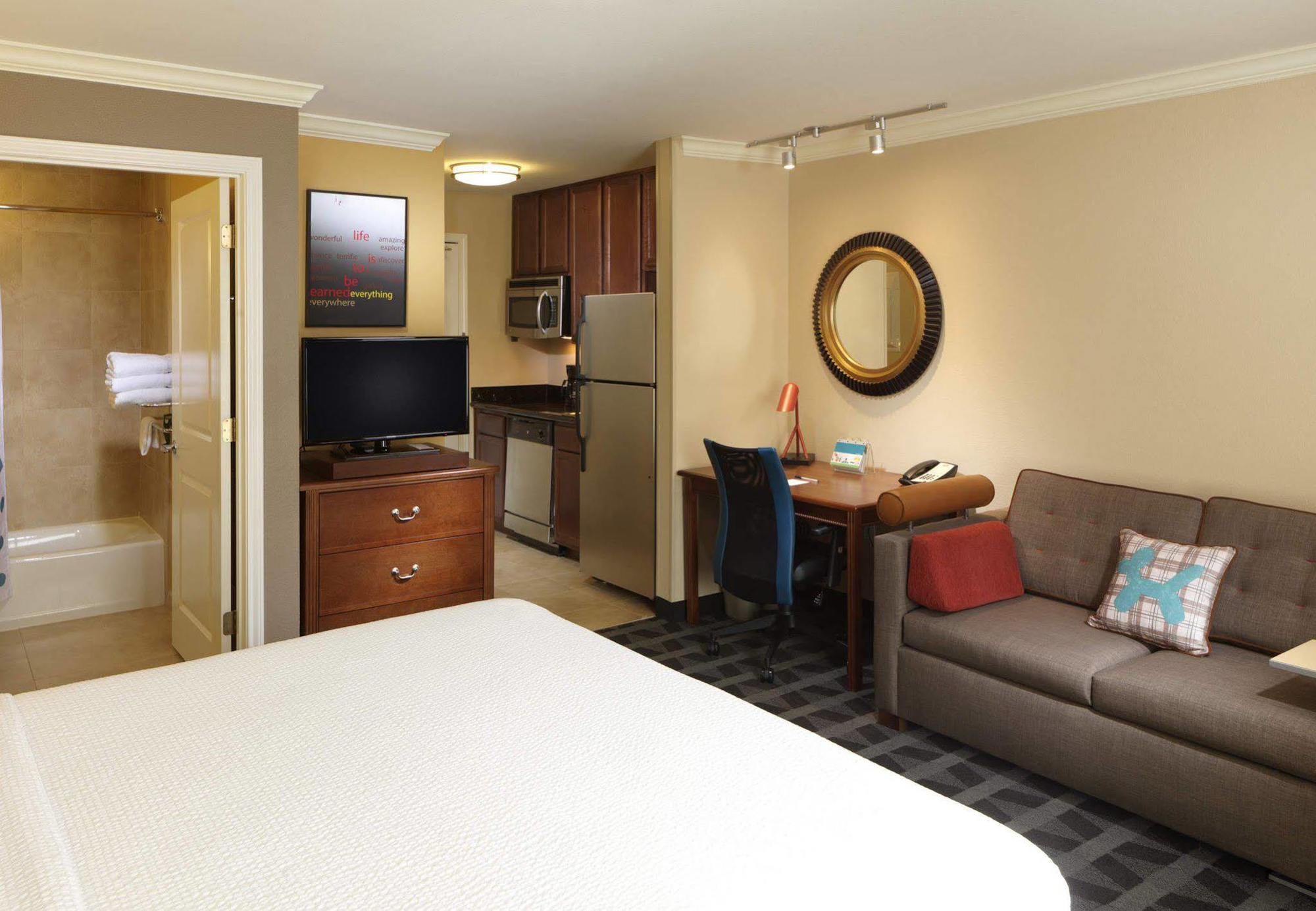 Towneplace Suites Houston North/Shenandoah Bagian luar foto