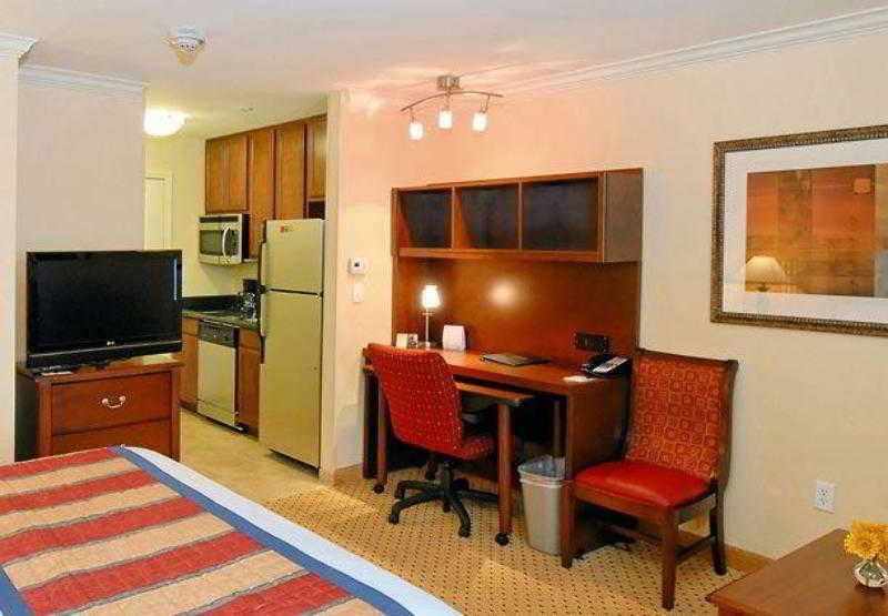 Towneplace Suites Houston North/Shenandoah Bagian luar foto